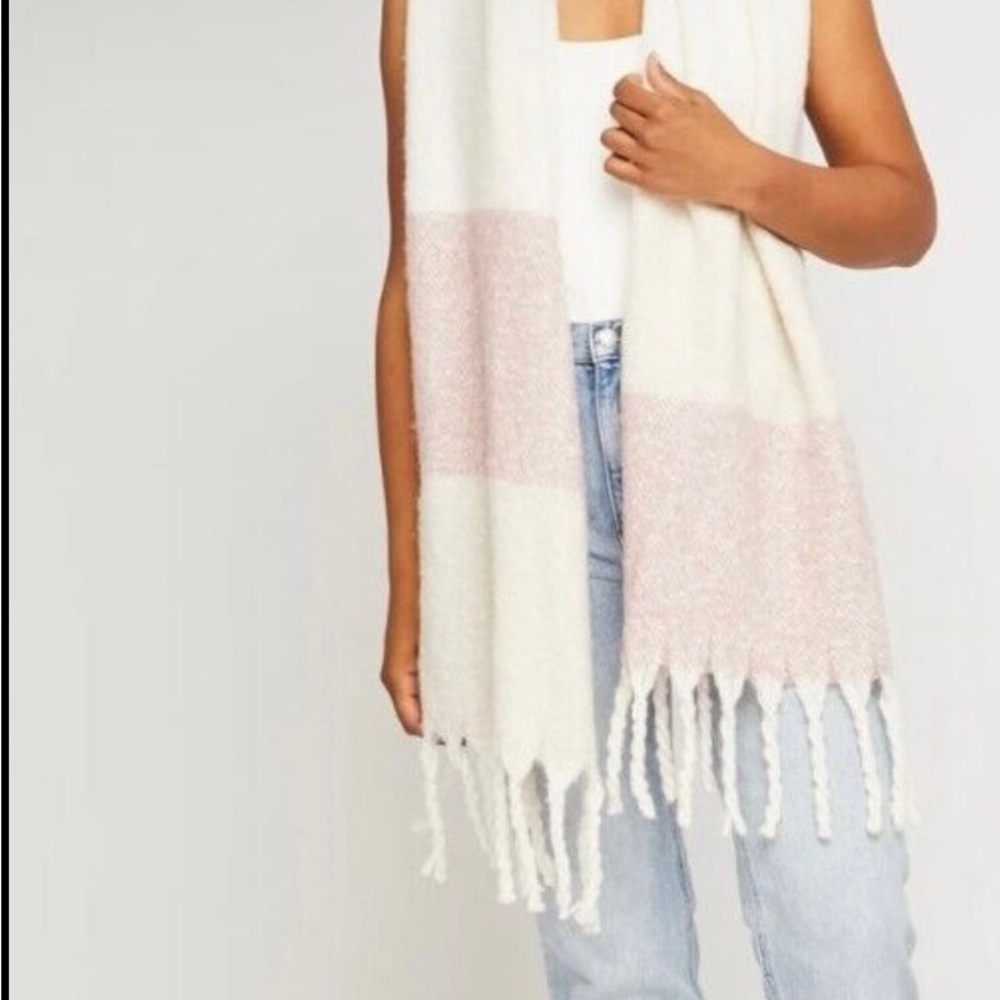 NWT Gentle Fawn Pink and White Cozy Scarf